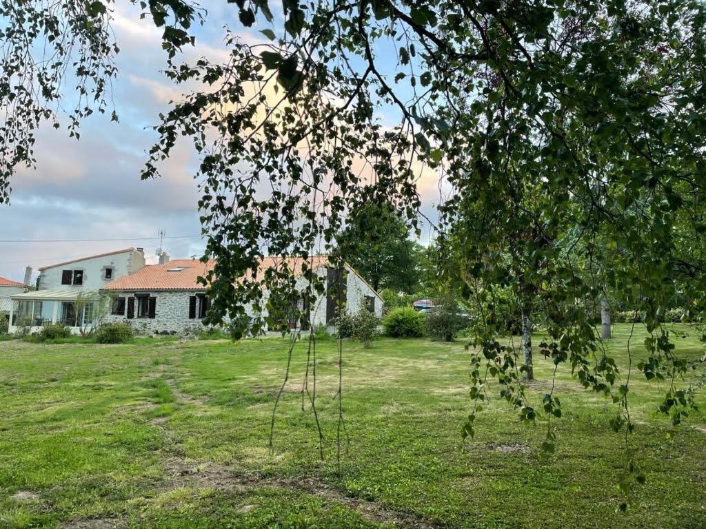La Parenthese Bed & Breakfast Saint-Etienne-du-Bois (Vendee)